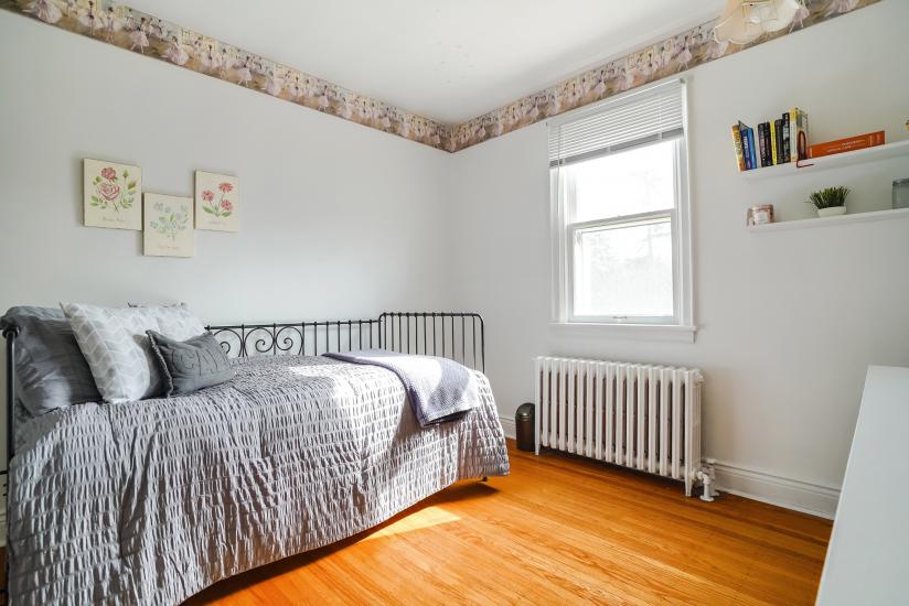 Property listing for 85 Hyde Park Ave, Hamilton, ON