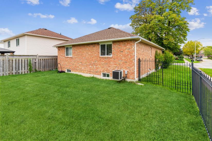Property listing for 500 Jones Rd., Stoney Creek, ON