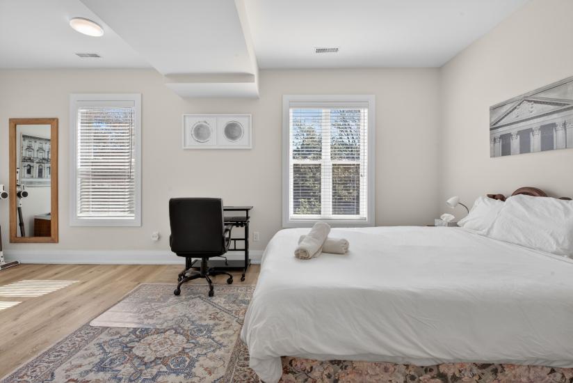 Property listing for 11 Barnesdale Ave. N., Hamilton, ON