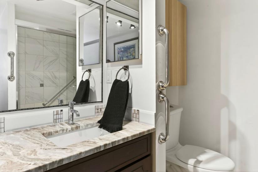 Property listing for #1003-222 Jackson St. W., Hamilton, ON