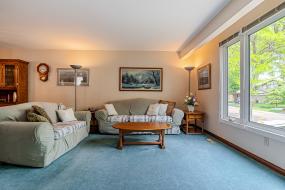 Property listing for 42 Beston Dr., Hamilton, Ontario