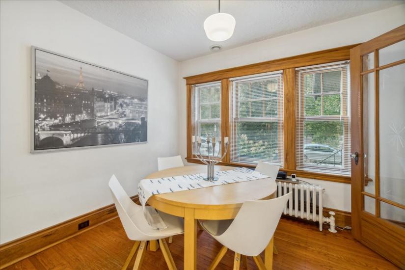 Property listing for 160 Dalewood Cres., Hamilton, ON