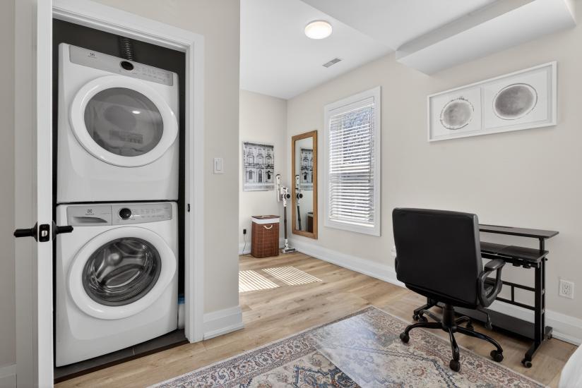 Property listing for 11 Barnesdale Ave. N., Hamilton, ON