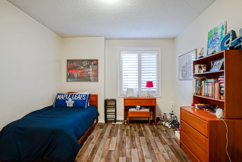 Property listing for 104 Myers Lane, Ancaster, ON