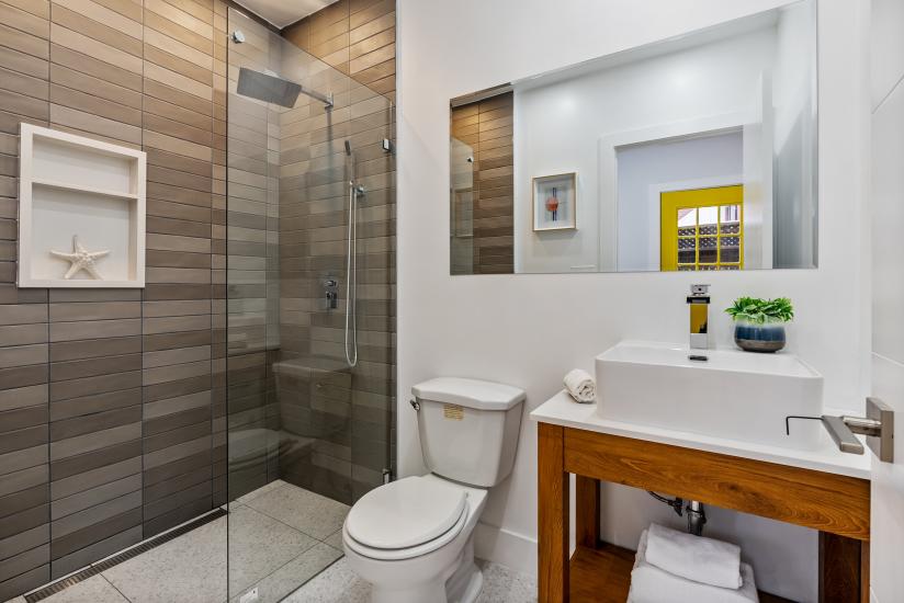 Property listing for 24 Norway Ave, Hamilton, ON