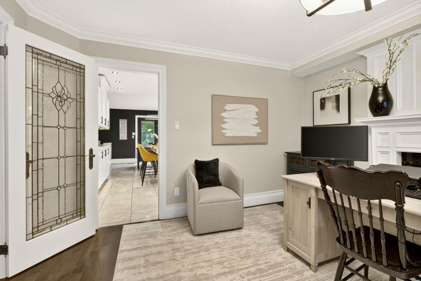 Property listing for 667 Sandcherry Dr., Burlington, ON