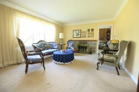 Property listing for 908 Bishop Pl., Ancaster, ON