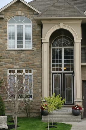 Property listing for 3 Pickard Ave., Ancaster, ON