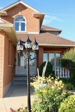 Property listing for 134 Locheed Dr., Hamilton, ON