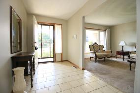 Property listing for 182 Solomon Cres., Hamilton, ON