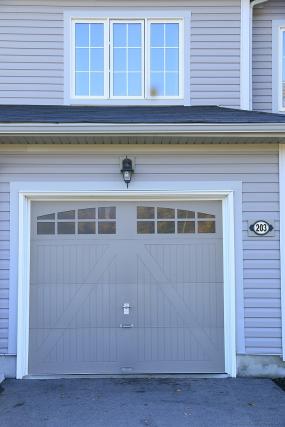 Property listing for 203 Gowland Dr., Binbrook, ON