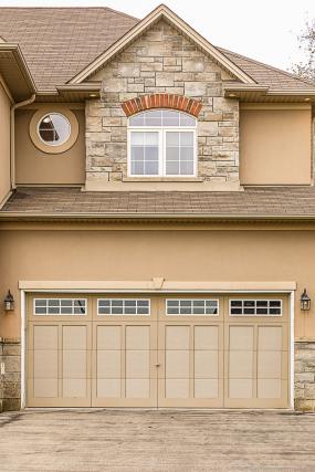 Property listing for 48 Gregorio Court, Ancaster, ON