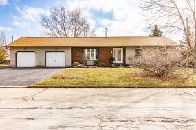 Property listing for 9 Barbara St., Smithville, Ontario