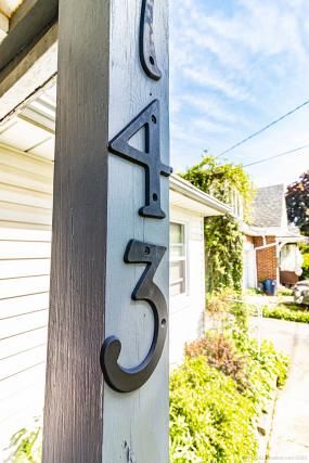 Property listing for 143 Cline Ave. S., Hamilton, ON