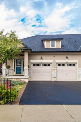 Property listing for 10 Kopperfield Lane, Glancaster, ON