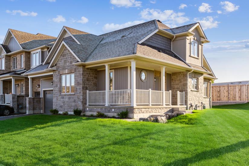 Property listing for 2 Dennis Drive, Smithville, Ontario