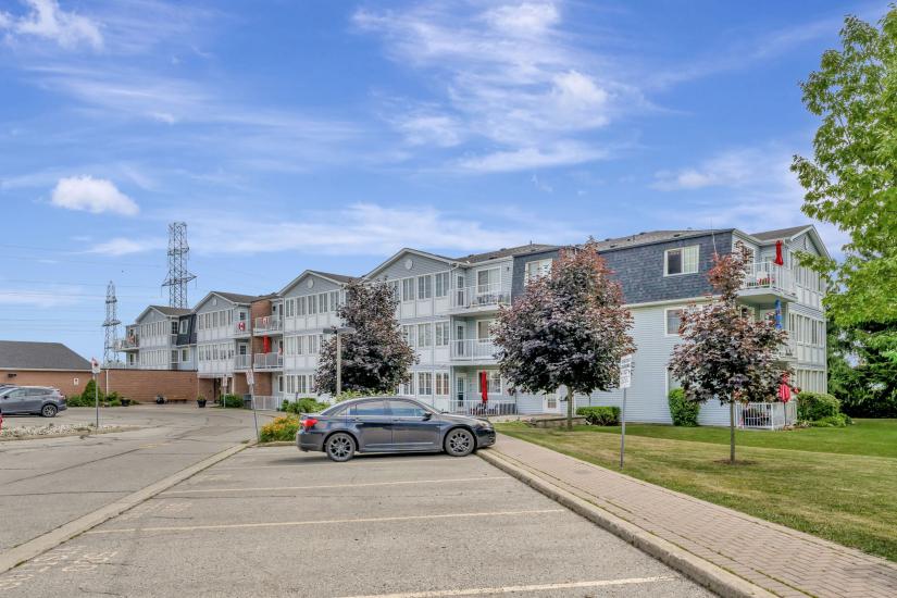 Property listing for #101-500 Silverbirch Blvd., Mount Hope, ON