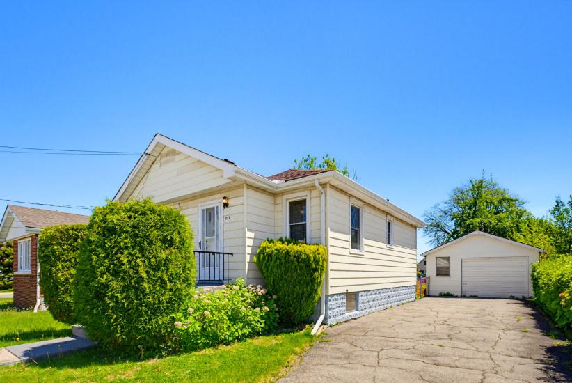 Property listing for 257 West 2nd St., Hamilton, ON