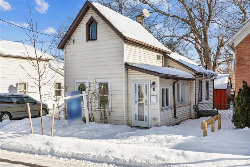 Property listing for 8 Tasker St., St. Catharines, ON