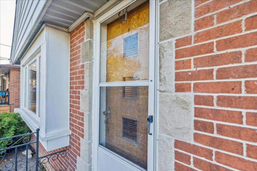 Property listing for 272 East 44th St., Hamilton, ON