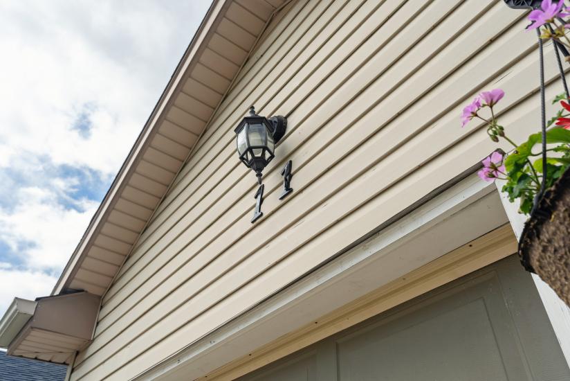 Property listing for 11 Anderson Cres., Smithville, ON