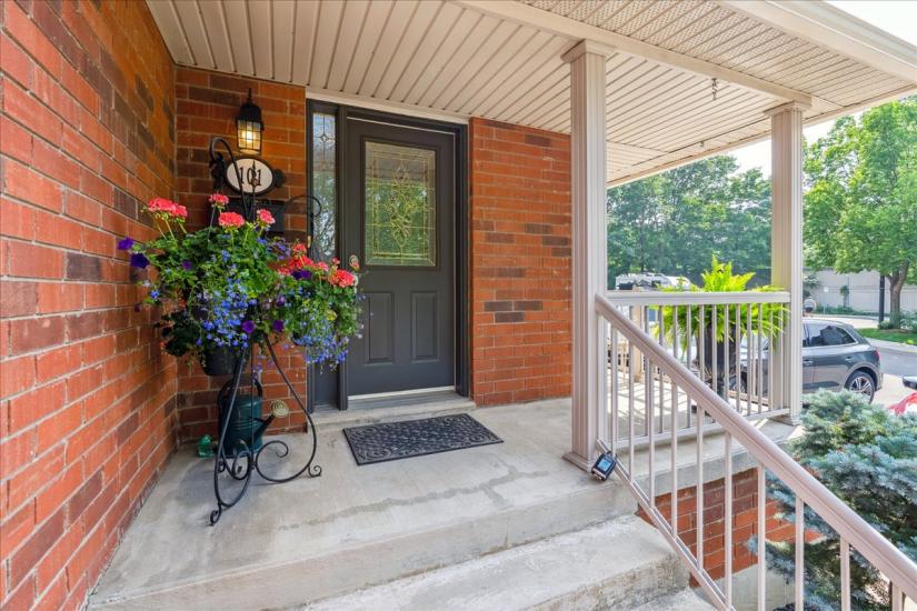 Property listing for #101-100 Beddoe Dr., Hamilton, ON