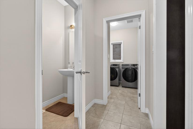 Property listing for 79 Dolomiti Crt., Stoney Creek, ON