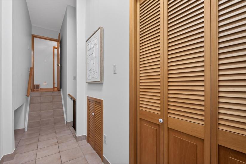 Property listing for 624 Seventh Ave., Hamilton, ON