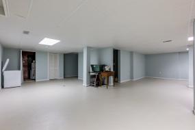 Property listing for 22 Red Haven Dr., Grimsby, ON