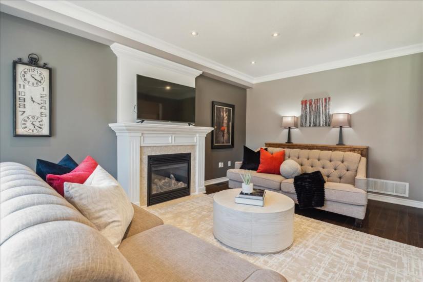 Property listing for 60 Pumpkin Pass, Binbrook, ON