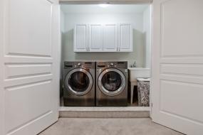 Property listing for #5-370 Stonehenge Dr., Ancaster, ON