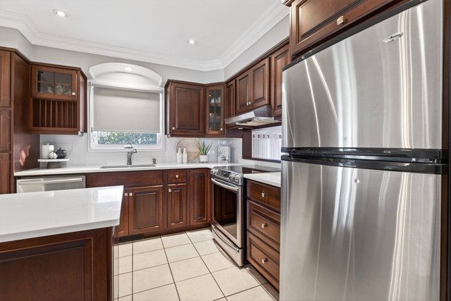 Property listing for 35 Shalfleet Blvd., Brantford, ON