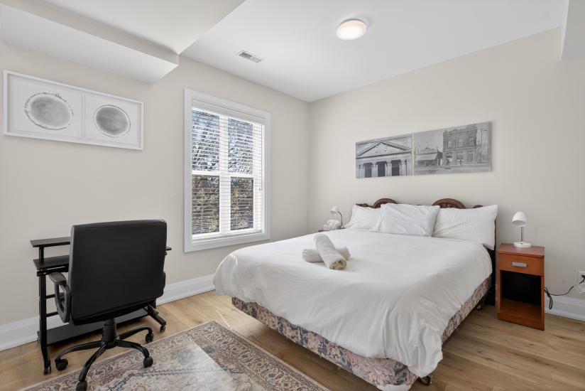 Property listing for 11 Barnesdale Ave. N., Hamilton, ON