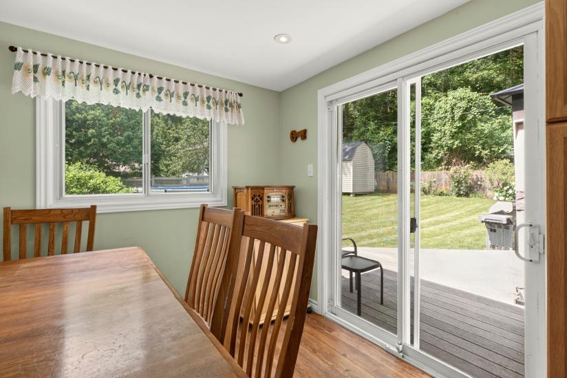 Property listing for 47 Witherspoon St., Dundas, ON
