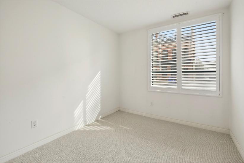 Property listing for #101-8 Main St., Dundas, ON