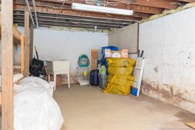 Property listing for 31 Alanson St., Hamilton, ON
