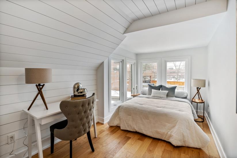 Property listing for 24 Norway Ave, Hamilton, ON