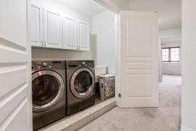 Property listing for #5-370 Stonehenge Dr., Ancaster, ON