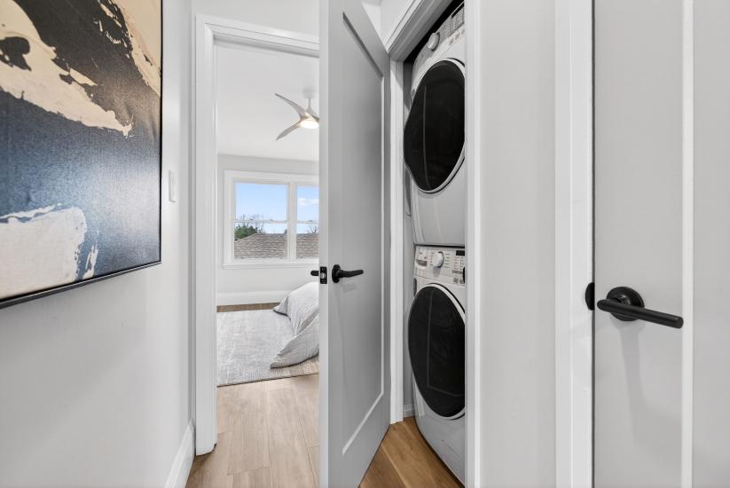 Property listing for 330 East 15th St, Hamilton, ON
