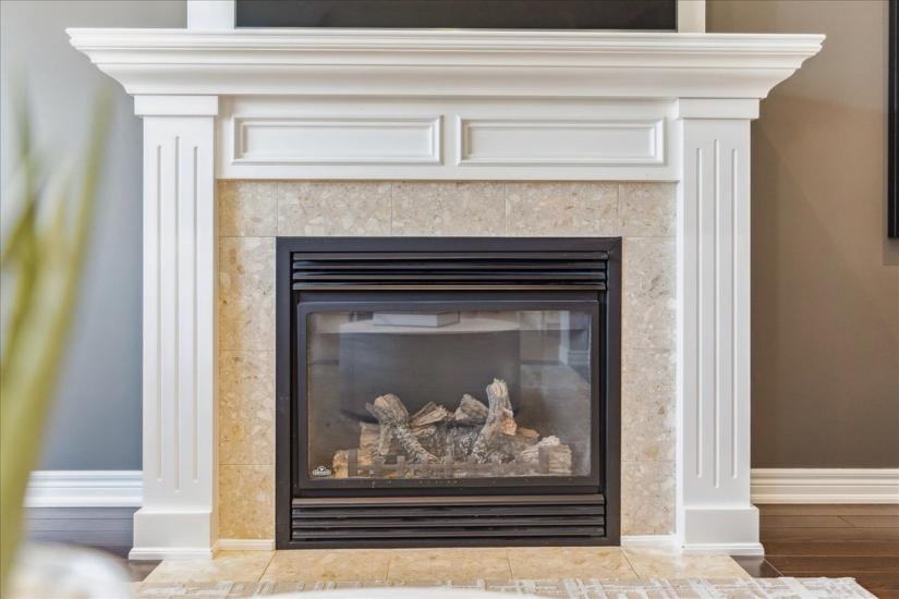 Property listing for 60 Pumpkin Pass, Binbrook, ON