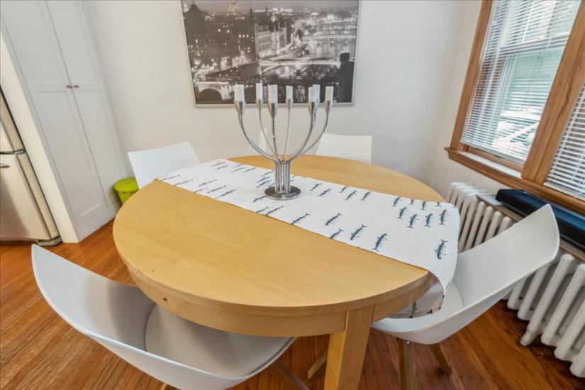 Property listing for 160 Dalewood Cres., Hamilton, ON