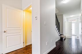 Property listing for #5-370 Stonehenge Dr., Ancaster, ON