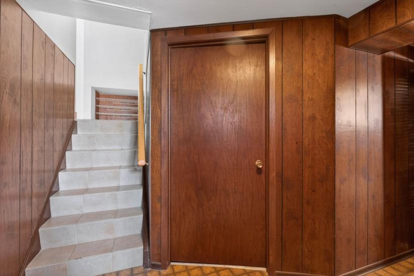 Property listing for 624 Seventh Ave., Hamilton, ON