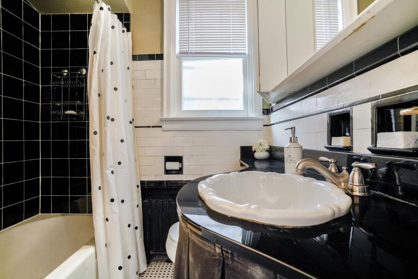 Property listing for 85 Hyde Park Ave, Hamilton, ON