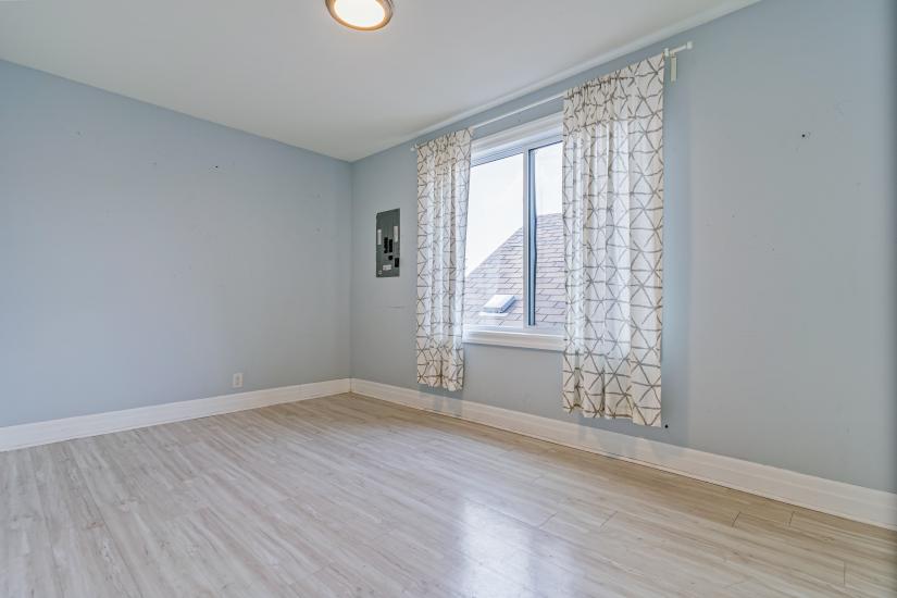 Property listing for 14 Fairview Ave, Hamilton, ON