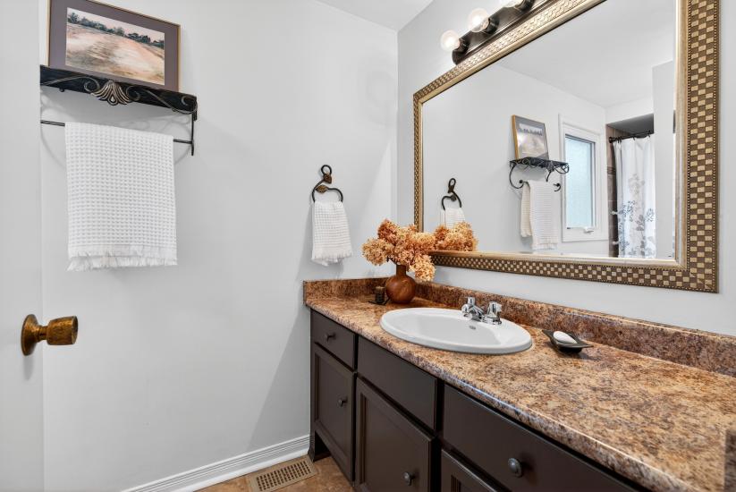 Property listing for 103 Turnbull Rd., Dundas, ON