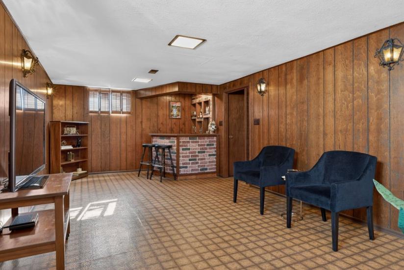 Property listing for 624 Seventh Ave., Hamilton, ON