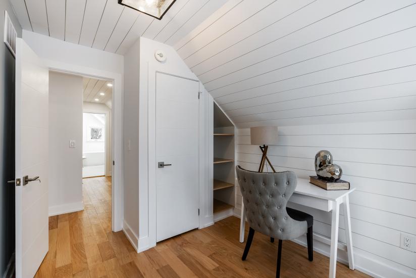 Property listing for 24 Norway Ave, Hamilton, ON