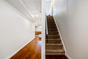 Property listing for #5-370 Stonehenge Dr., Ancaster, ON