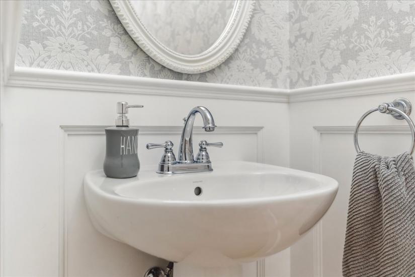 Property listing for 60 Pumpkin Pass, Binbrook, ON